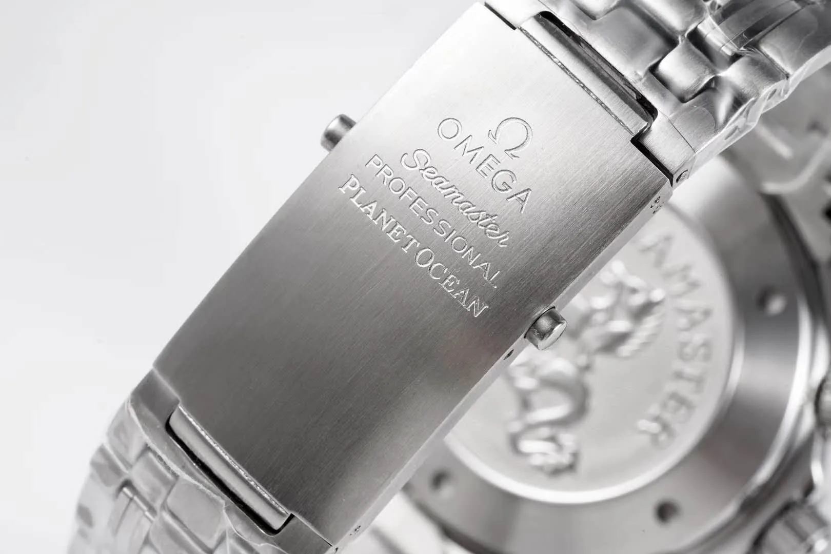 Seamaster Diver 300m Chronograph blaues Zifferblatt am Armband – Bild 6
