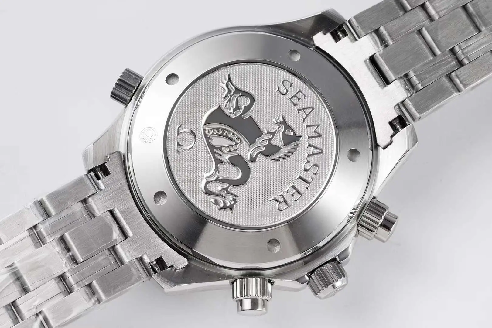 Seamaster Diver 300m Chronograph blaues Zifferblatt am Armband – Bild 7