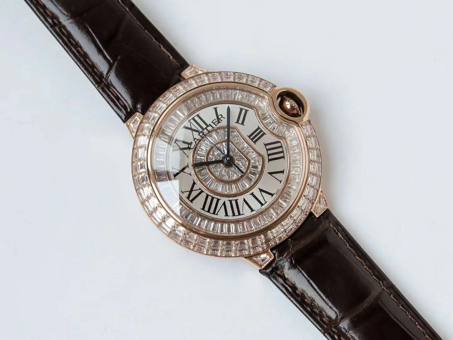 Ballon Bleu de Cartier 42mm quadrante bianco con diamanti in oro rosa - immagine 3