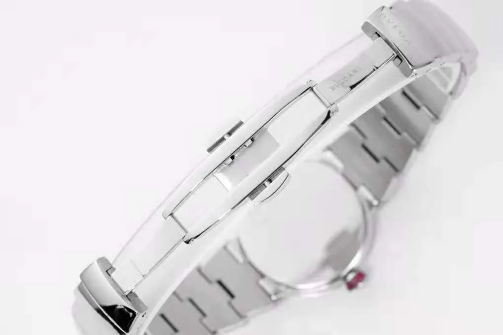 Lvcea Silver Dial in Steel with Diamond Bezel - Image 3