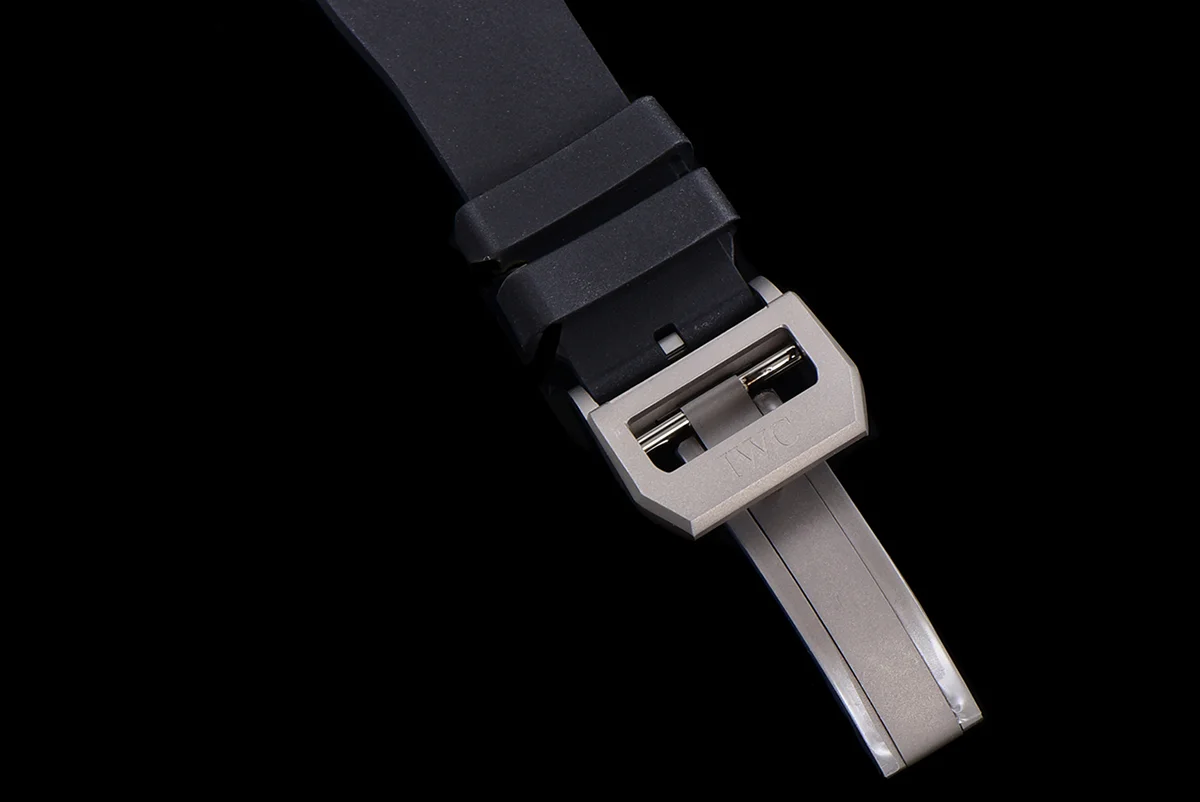 Big Pilot’s Watch Automatic Top Gun IW326906 on Black Leather Strap
