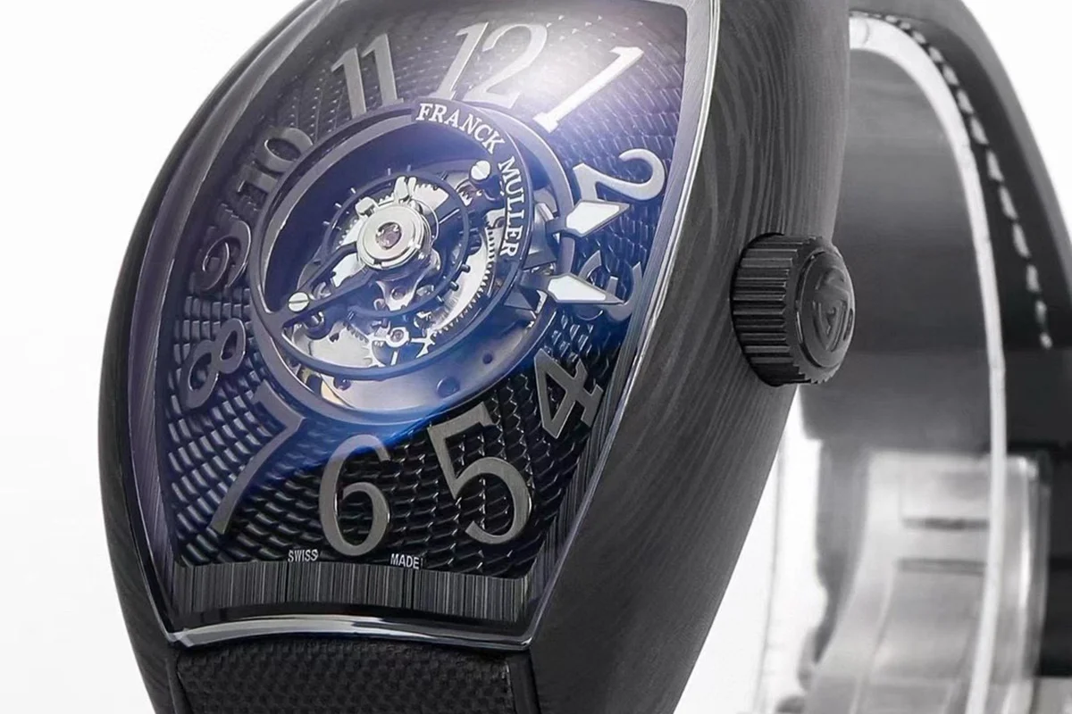 Curvex Grand Central Tourbillon in Black Carbon
