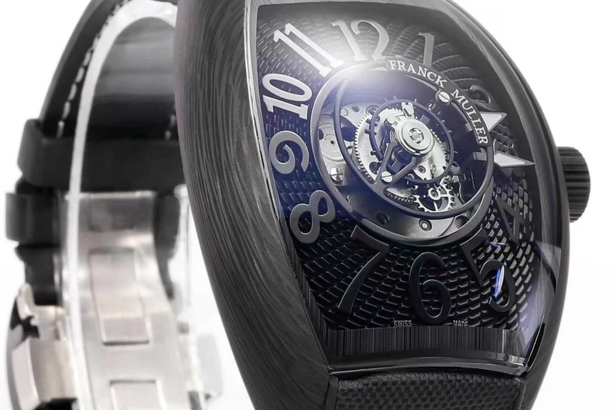 Curvex Grand Central Tourbillon in Black Carbon