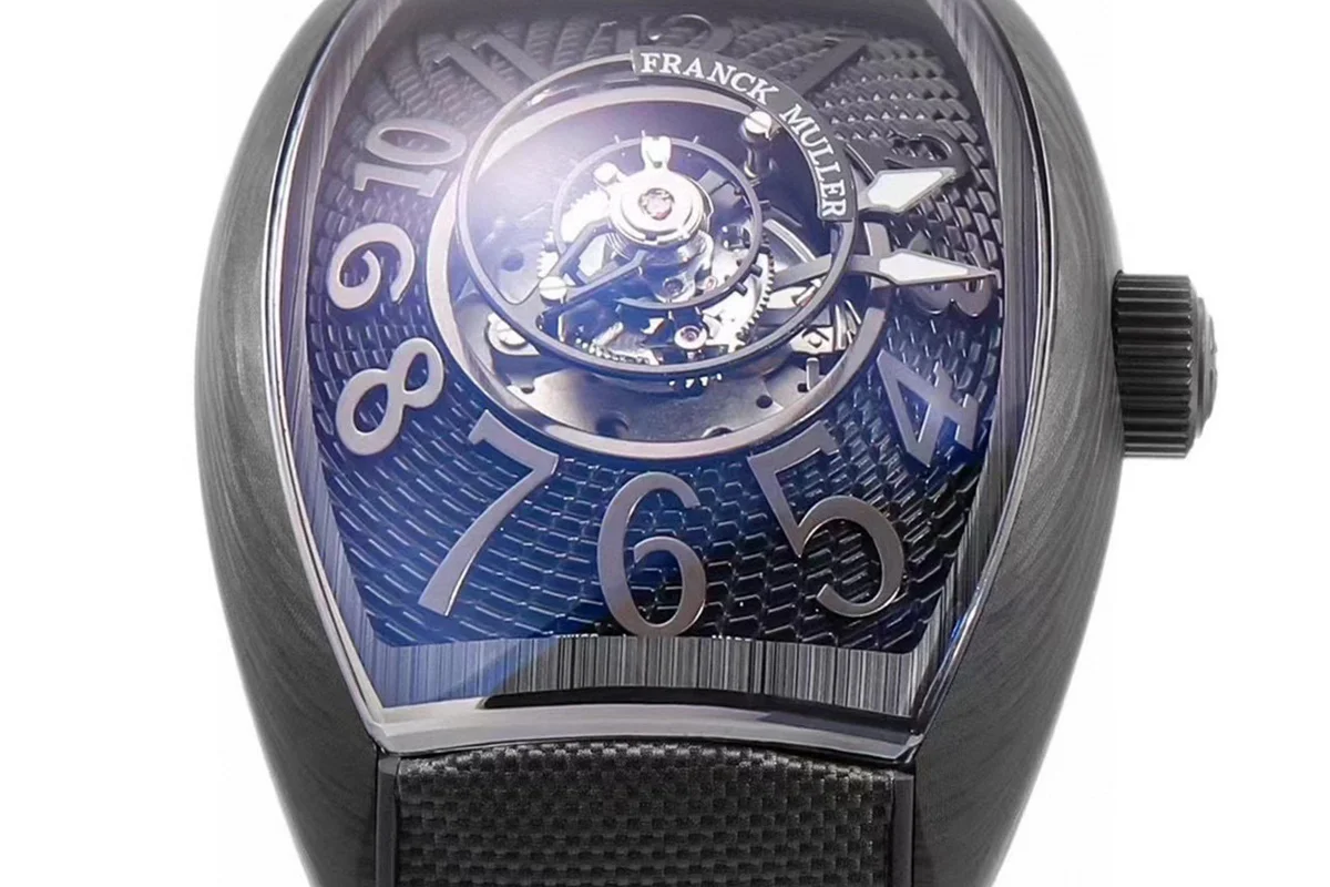 Curvex Grand Central Tourbillon in Black Carbon