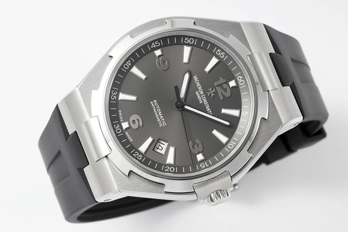 Overseas Automatic 47040 Grey Dial in Steel on Rubber Strap
