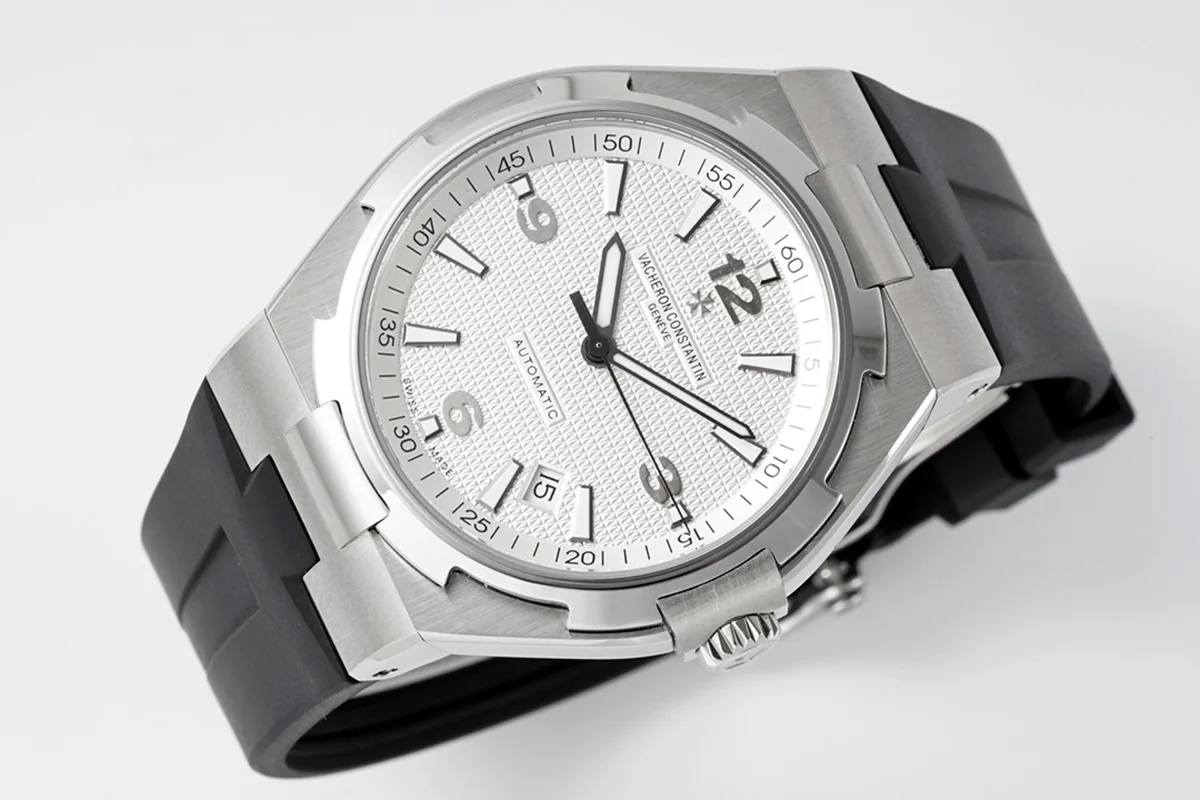Overseas Automatic 47040 White Dial in Steel on Rubber Strap