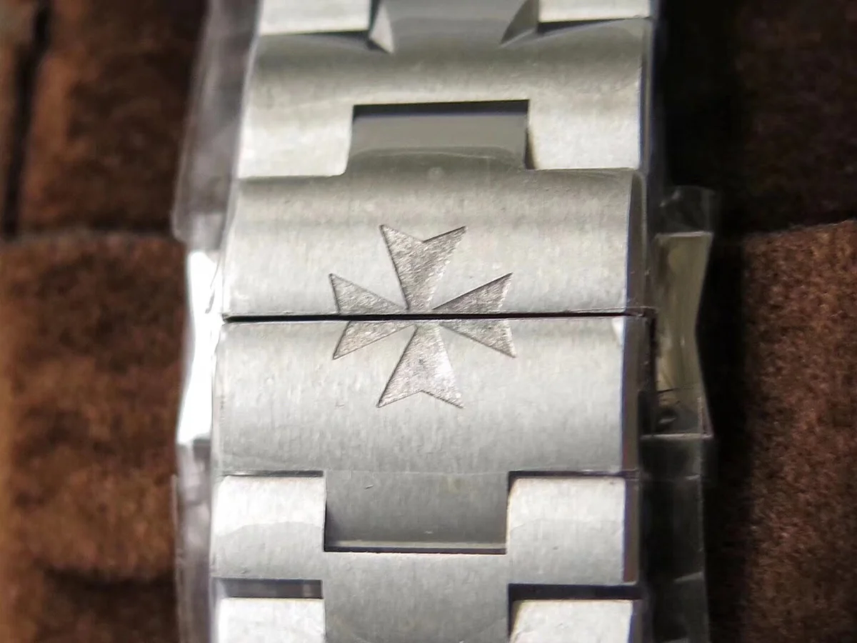 Overseas Dual Time Blue Dial in Steel