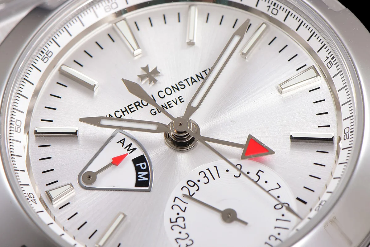 Overseas Dual Time White Dial in Steel Ref. 7900V/110A-B333