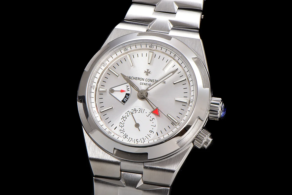 Overseas Dual Time White Dial in Steel Ref. 7900V/110A-B333