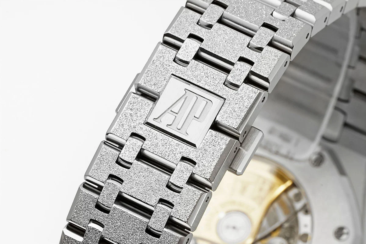 Royal Oak 15450ST 37mm Blue Dial in Frosted Gold