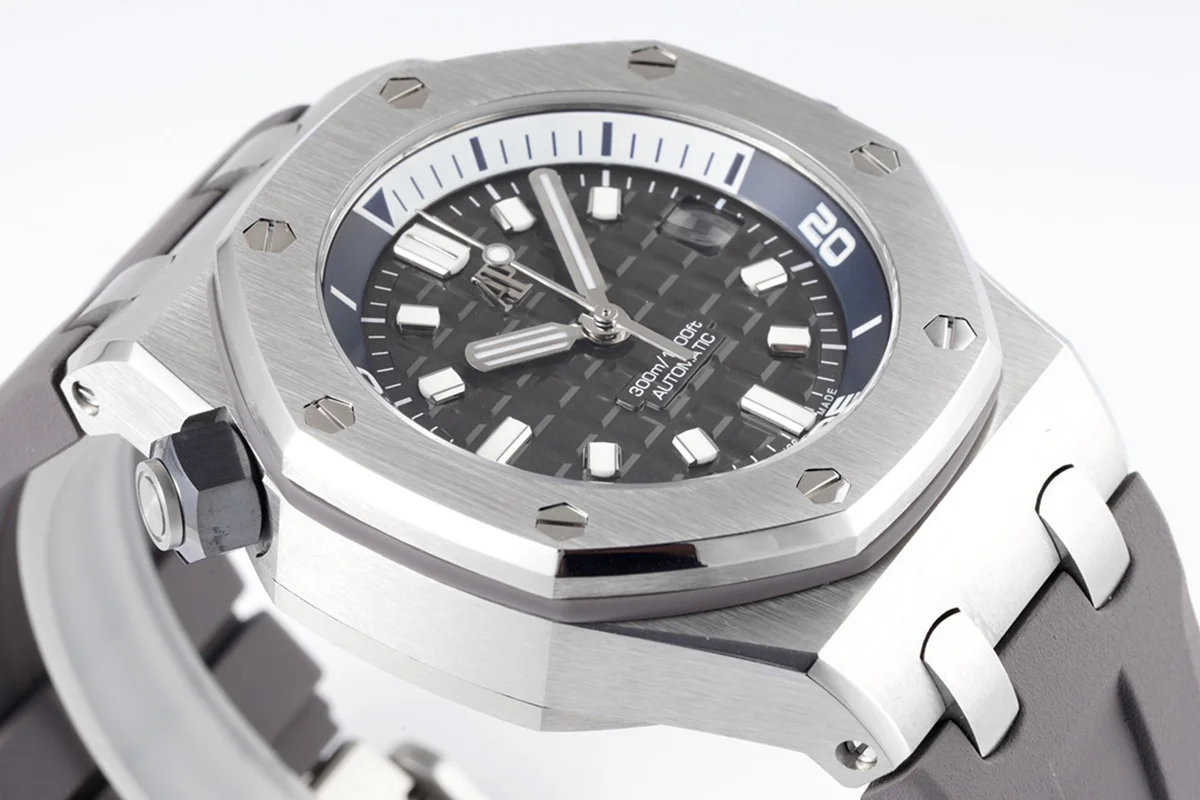 Royal Oak Offshore Diver Steel Grey Dial Ref. 15720ST.OO.A009CA.01