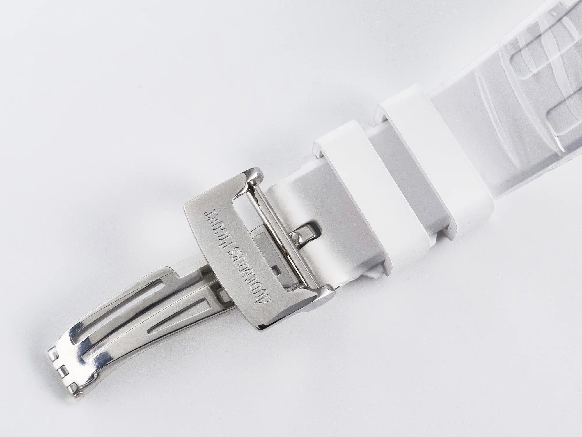 Royal Oak Offshore Ladies 33mm SS DRF Best Edition White Dial Diamonds Bezel on White Rubber Strap ETA Quartz