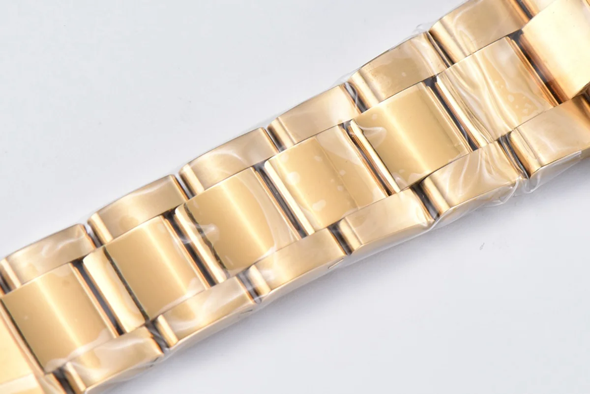 Submariner 40 116618LB Black Ceramic in Gold